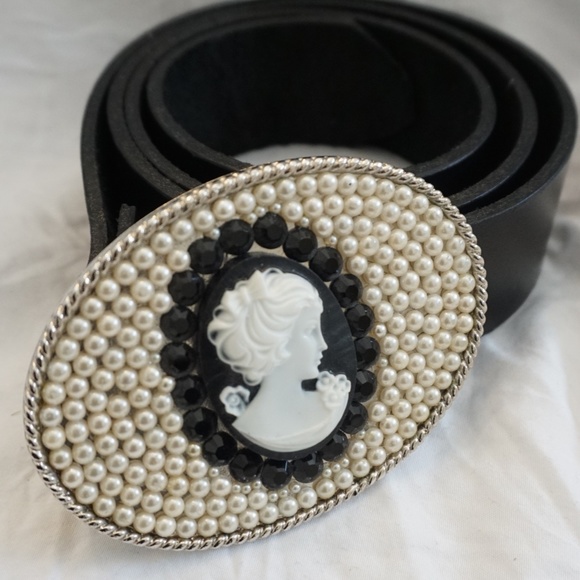 Tarina Tarantino Accessories - Tarina Tarantino Cameo Belt Black Leather & Pearl